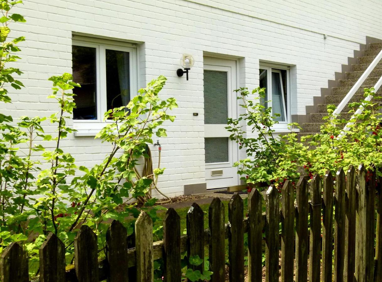 Haus Tannenweg Lägenhet Zell an der Mosel Exteriör bild